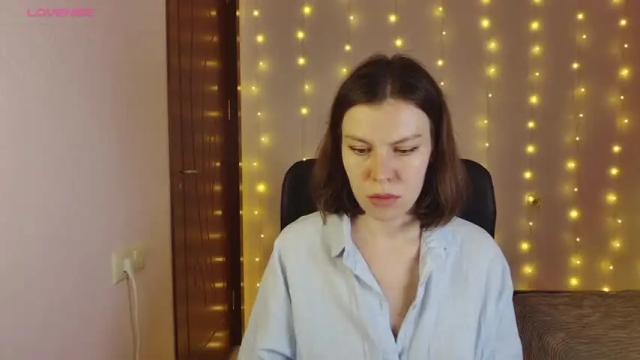 Image 6 of roter_rita Stream on Chaturbate on 15 months ago