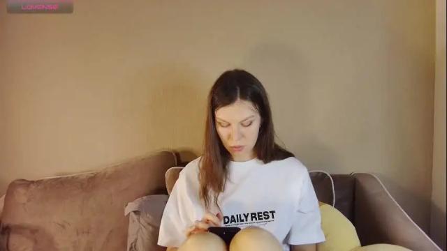 Image 4 of roter_rita Stream on Chaturbate on 2 months ago
