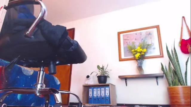 Image 3 of rousee_dawso Stream on Chaturbate on 2 months ago