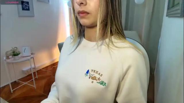 Image 3 of rousee_v Stream on Chaturbate on 5 hours ago