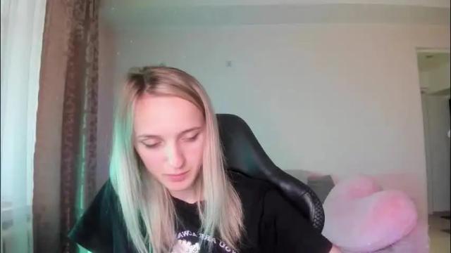 Image 2 of rousereed Stream on Chaturbate on 2 months ago