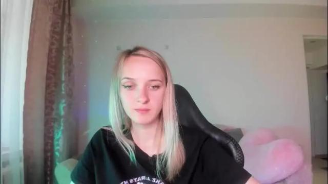 Image 4 of rousereed Stream on Chaturbate on 2 months ago