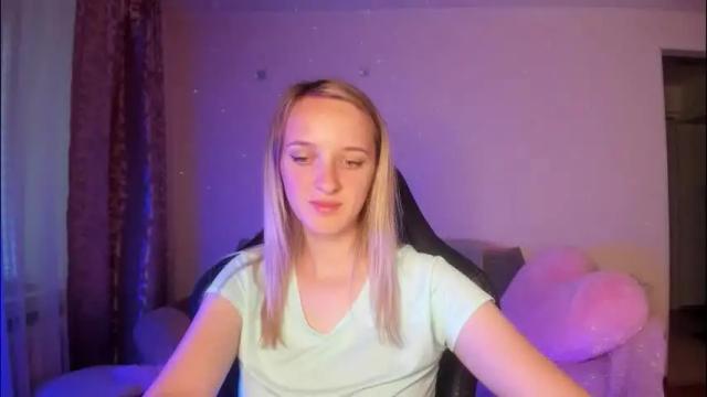 Image 2 of rousereed Stream on Chaturbate on 2 months ago