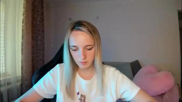 Image 4 of rousereed Stream on Chaturbate on 2 months ago