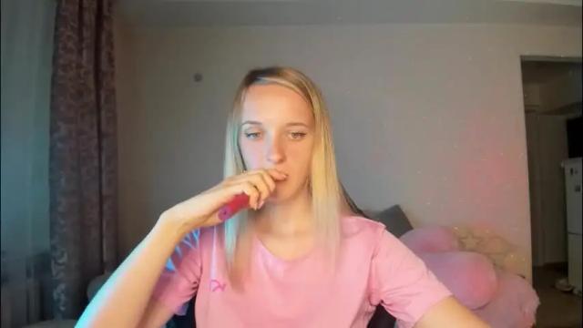 Image 2 of rousereed Stream on Chaturbate on 2 months ago