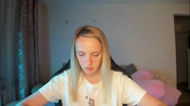 Image 2 of rousereed Stream on Chaturbate on 2 months ago