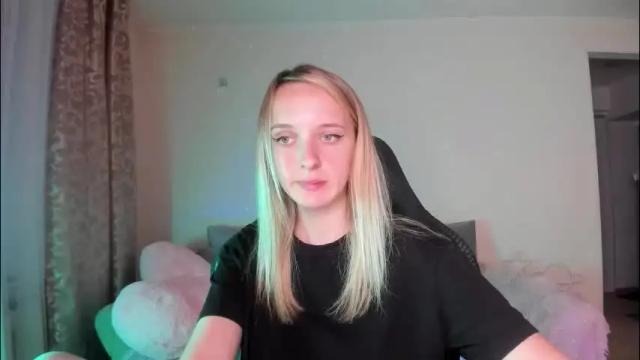 Image 4 of rousereed Stream on Chaturbate on 1 month ago