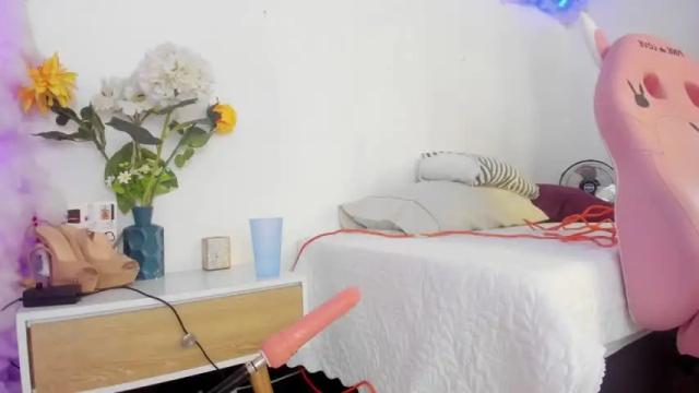 Image 2 of rousse_hudson Stream on Chaturbate on 20 months ago
