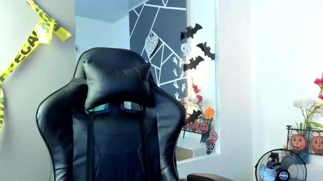 Image 2 of rousse_hudson Stream on Chaturbate on 19 months ago