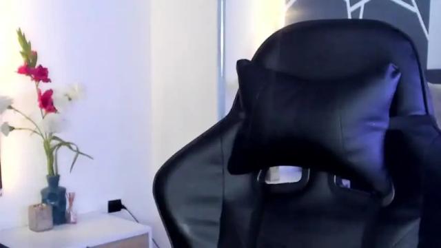 Image 10 of rousse_hudson Stream on Chaturbate on 18 months ago