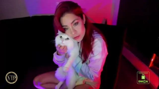 Image 7 of rouxeee Stream on Chaturbate on 3 months ago