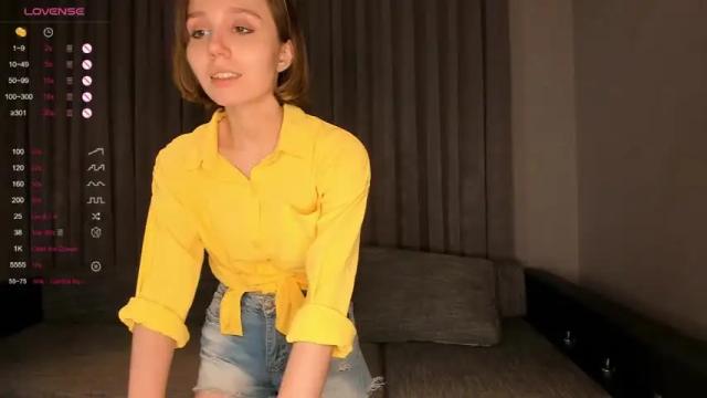 Image 10 of rowenadownton Stream on Chaturbate on 16 months ago