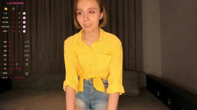 Image 7 of rowenadownton Stream on Chaturbate on 16 months ago