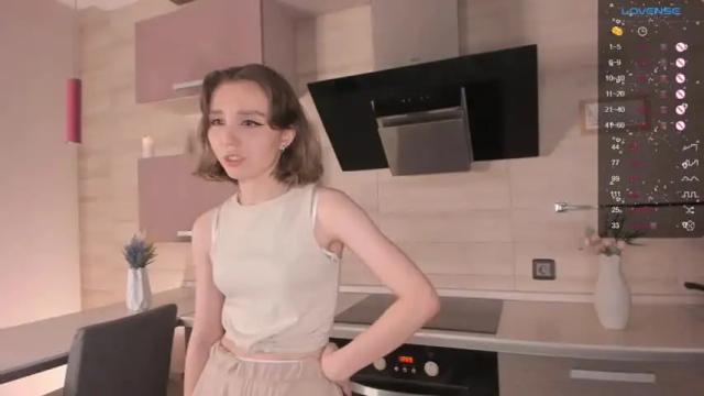 Image 2 of rowenadownton Stream on Chaturbate on 14 months ago