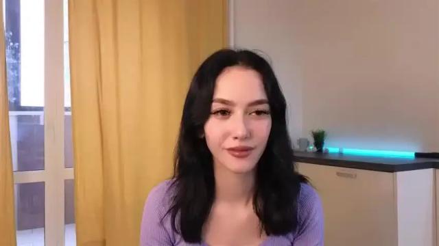 Image 3 of rowenagingell Stream on Chaturbate on 13 months ago