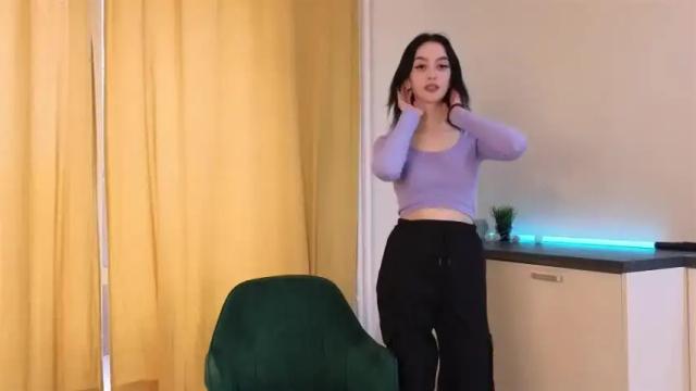 Image 4 of rowenagingell Stream on Chaturbate on 13 months ago