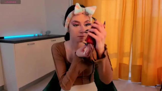 Image 10 of rowenagingell Stream on Chaturbate on 13 months ago