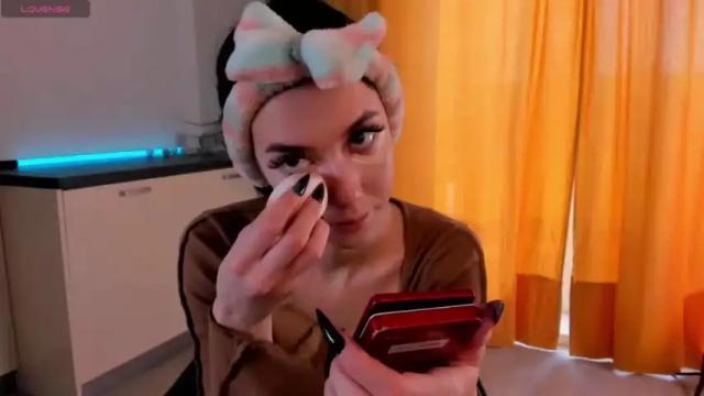 Image 3 of rowenagingell Stream on Chaturbate on 13 months ago