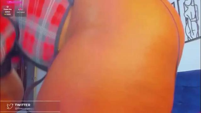 Image 3 of roxanasmiith Stream on Chaturbate on 2 months ago