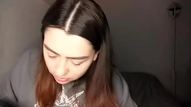 Image 4 of roxann9 Stream on Chaturbate on 16 months ago