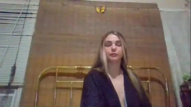 Image 7 of roxanna93 Stream on Chaturbate on 14 months ago