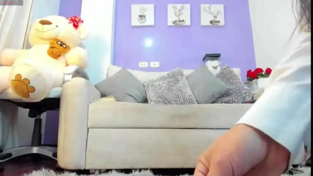 Image 2 of roxanneevans_ Stream on Chaturbate on 1 month ago