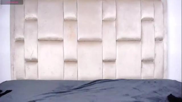Image 7 of roxannehott Stream on Chaturbate on 3 months ago
