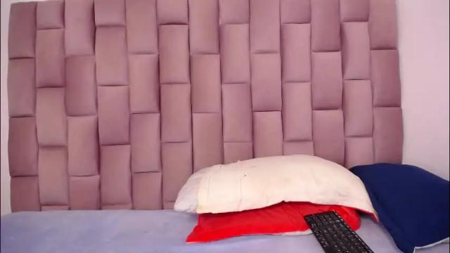 Image 10 of roxannehott Stream on Chaturbate on 5 days ago