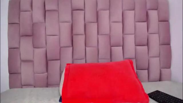 Image 10 of roxannehott Stream on Chaturbate on 2 days ago