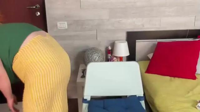 Image 3 of roxannemiller34m Stream on Chaturbate on 16 months ago
