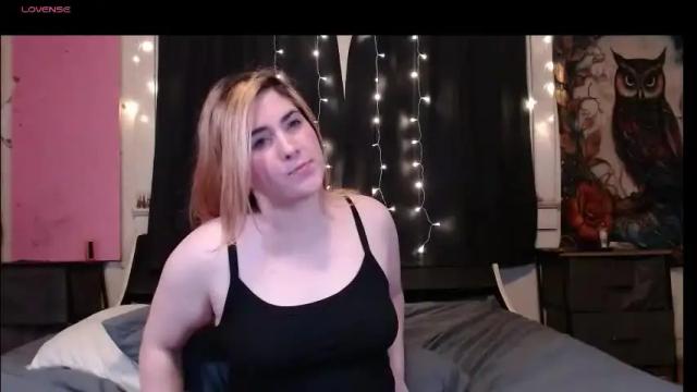 Image 8 of roxanneroulette Stream on Chaturbate on 1 month ago