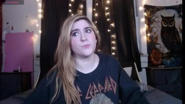 Image 3 of roxanneroulette Stream on Chaturbate on 29 days ago