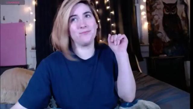 Image 4 of roxanneroulette Stream on Chaturbate on 23 days ago