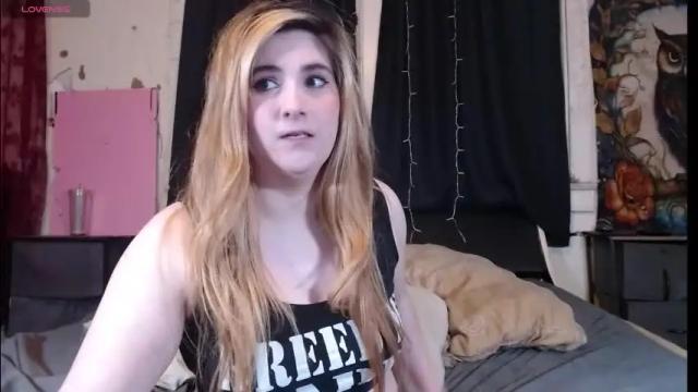 Image 12 of roxanneroulette Stream on Chaturbate on 3 days ago
