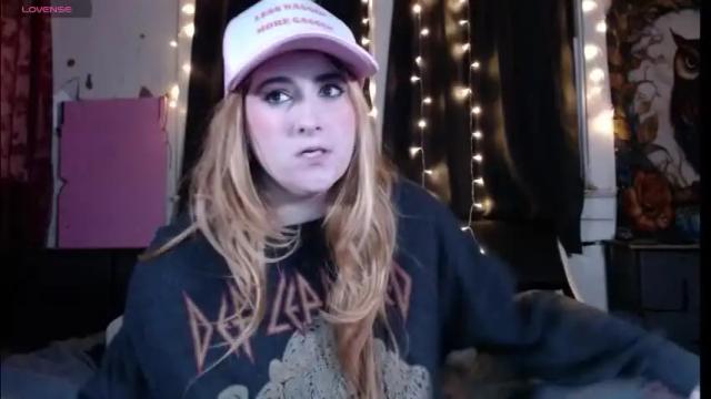 Image 12 of roxanneroulette Stream on Chaturbate on 2 days ago