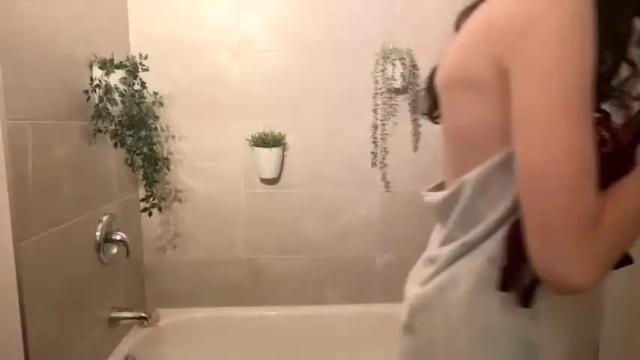 Image 10 of roxi_rori Stream on Chaturbate on 18 months ago
