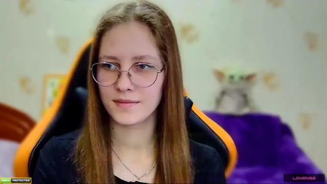 Image 10 of roxie_shy Stream on Chaturbate on 18 months ago