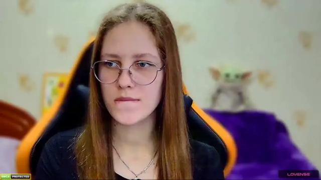 Image 11 of roxie_shy Stream on Chaturbate on 18 months ago