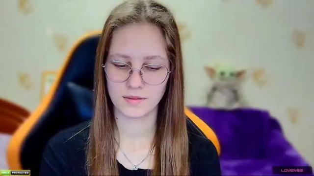 Image 6 of roxie_shy Stream on Chaturbate on 18 months ago