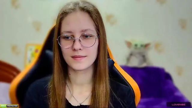 Image 7 of roxie_shy Stream on Chaturbate on 18 months ago
