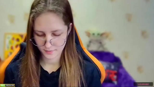 Image 10 of roxie_shy Stream on Chaturbate on 18 months ago