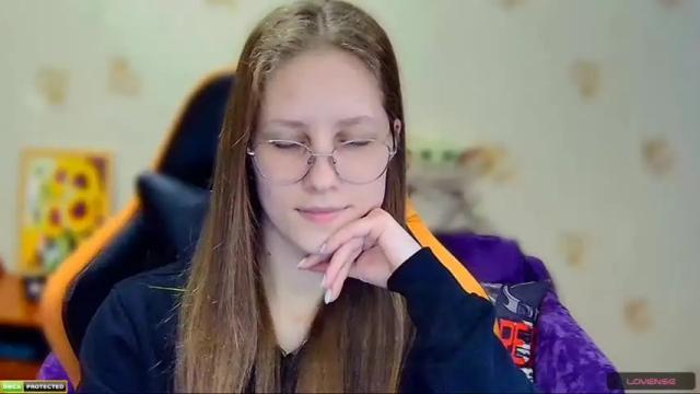 Image 7 of roxie_shy Stream on Chaturbate on 18 months ago