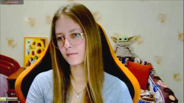 Image 8 of roxie_shy Stream on Chaturbate on 6 months ago