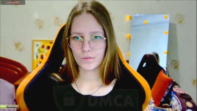 Image 12 of roxie_shy Stream on Chaturbate on 6 months ago