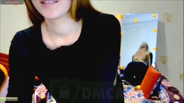 Image 2 of roxie_shy Stream on Chaturbate on 6 months ago