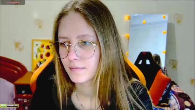 Image 7 of roxie_shy Stream on Chaturbate on 6 months ago