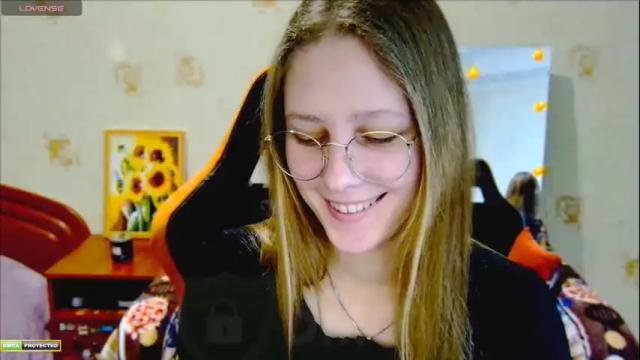 Image 8 of roxie_shy Stream on Chaturbate on 6 months ago