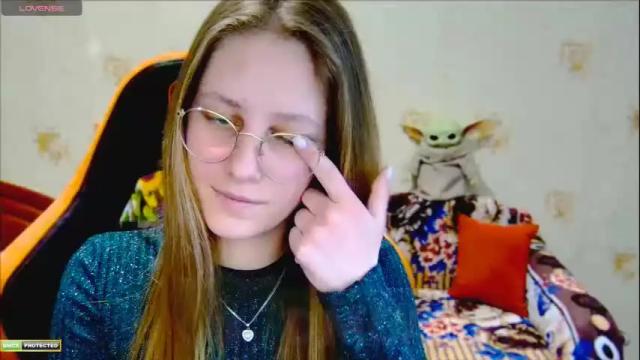 Image 12 of roxie_shy Stream on Chaturbate on 6 months ago