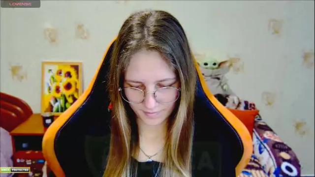 Image 10 of roxie_shy Stream on Chaturbate on 6 months ago