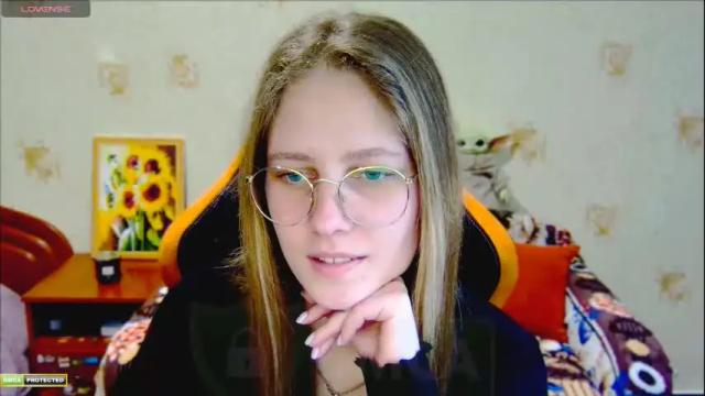 Image 11 of roxie_shy Stream on Chaturbate on 6 months ago